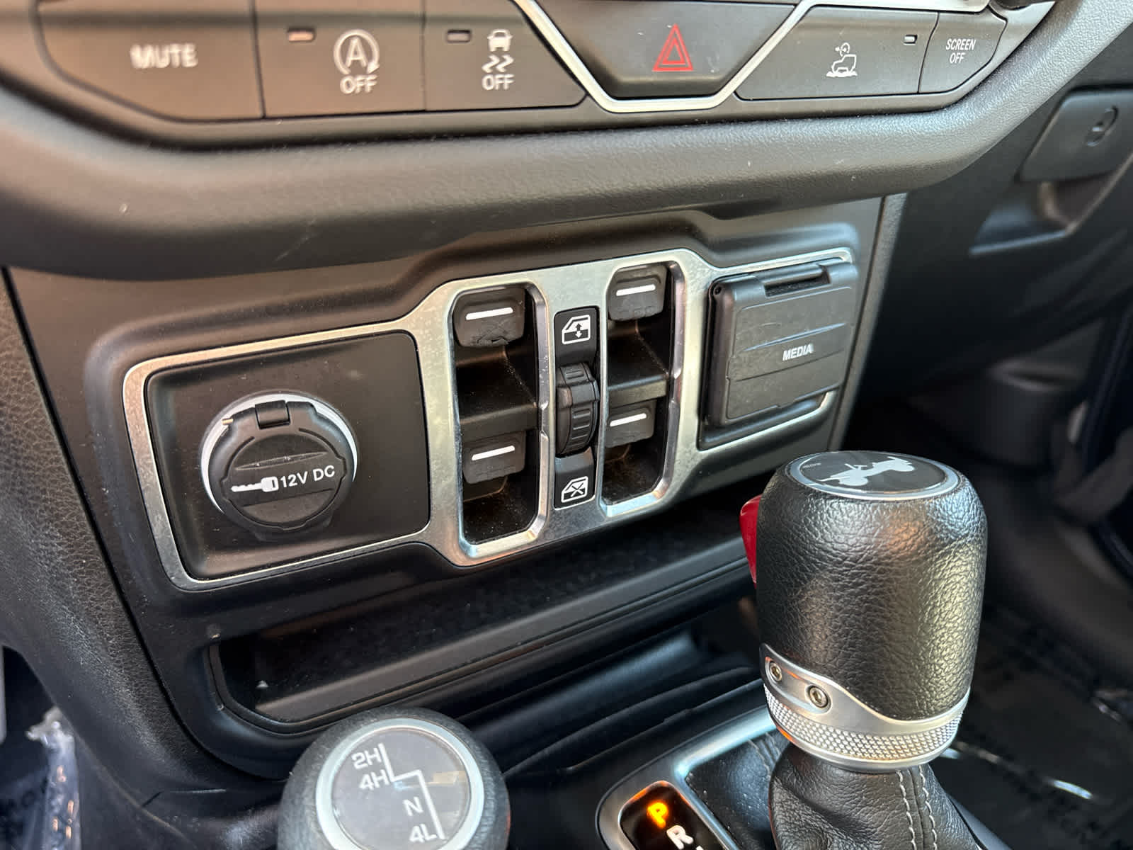 2024 Jeep Wrangler 4-Door Sahara 4x4