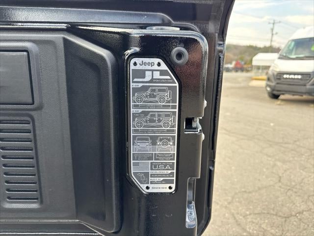 2024 Jeep Wrangler 4-Door Sahara 4x4