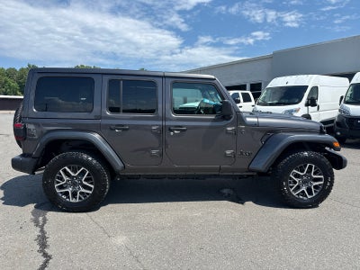 2025 Jeep Wrangler 4-Door Sahara 4x4