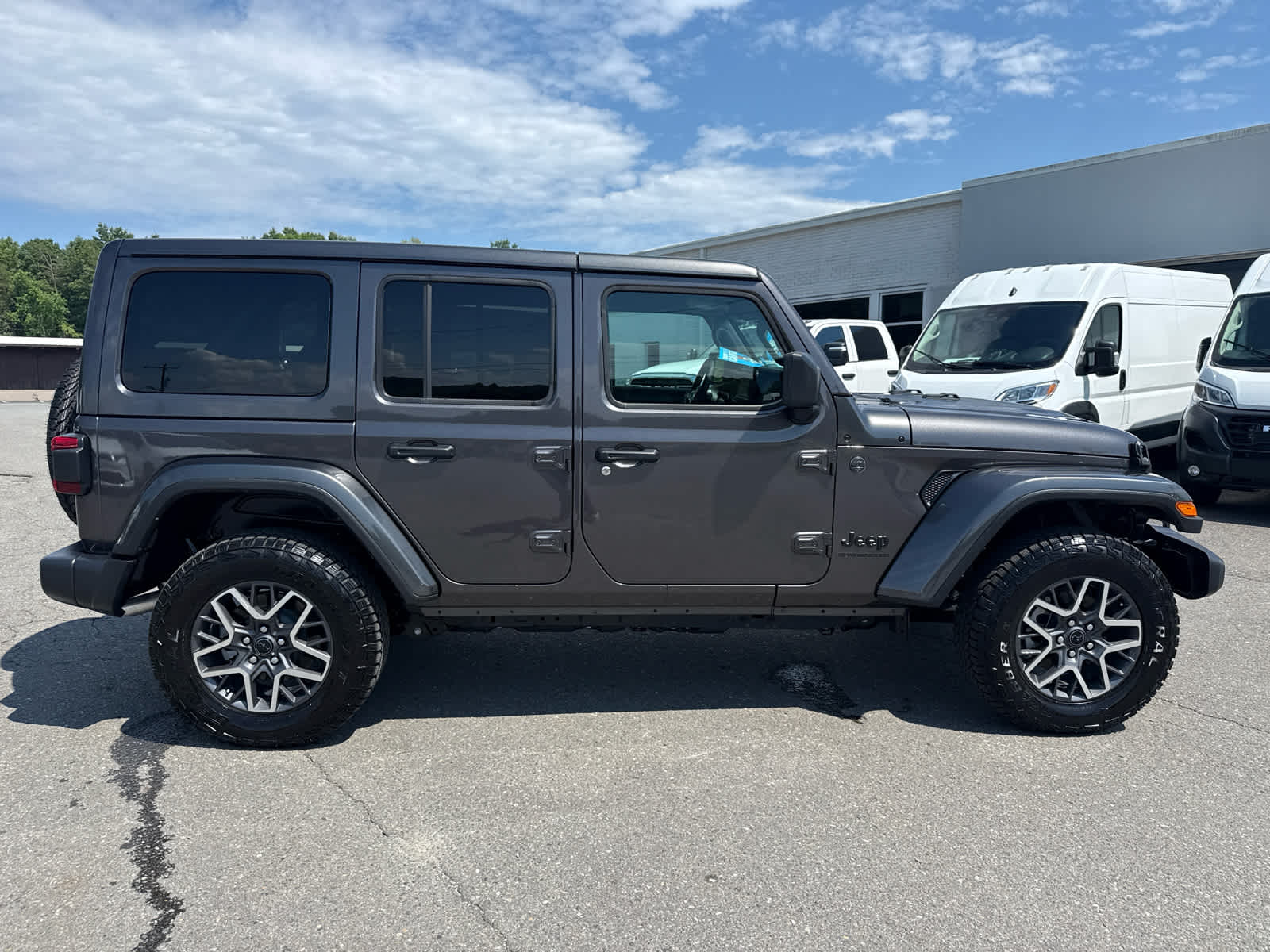 2025 Jeep Wrangler 4-Door Sahara 4x4