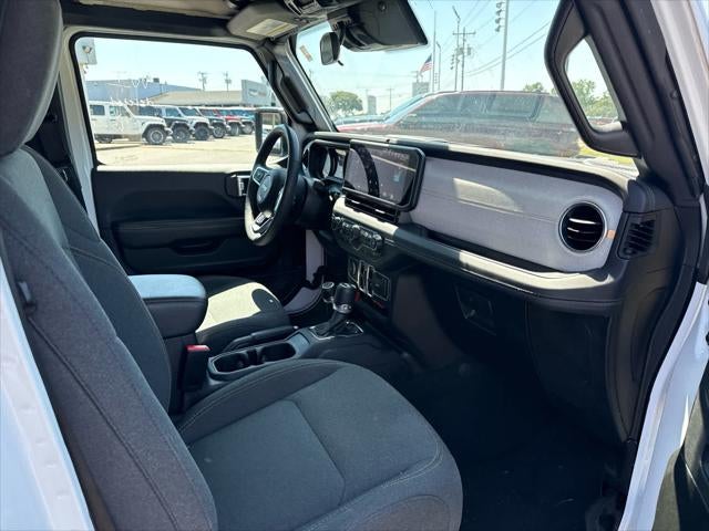2025 Jeep Wrangler 4-Door Sahara 4x4
