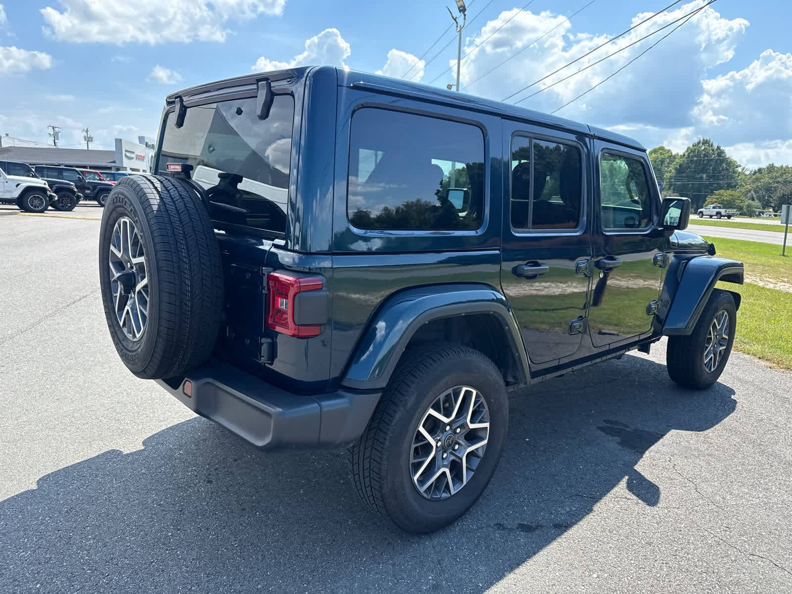 2025 Jeep Wrangler 4-Door Sahara 4x4
