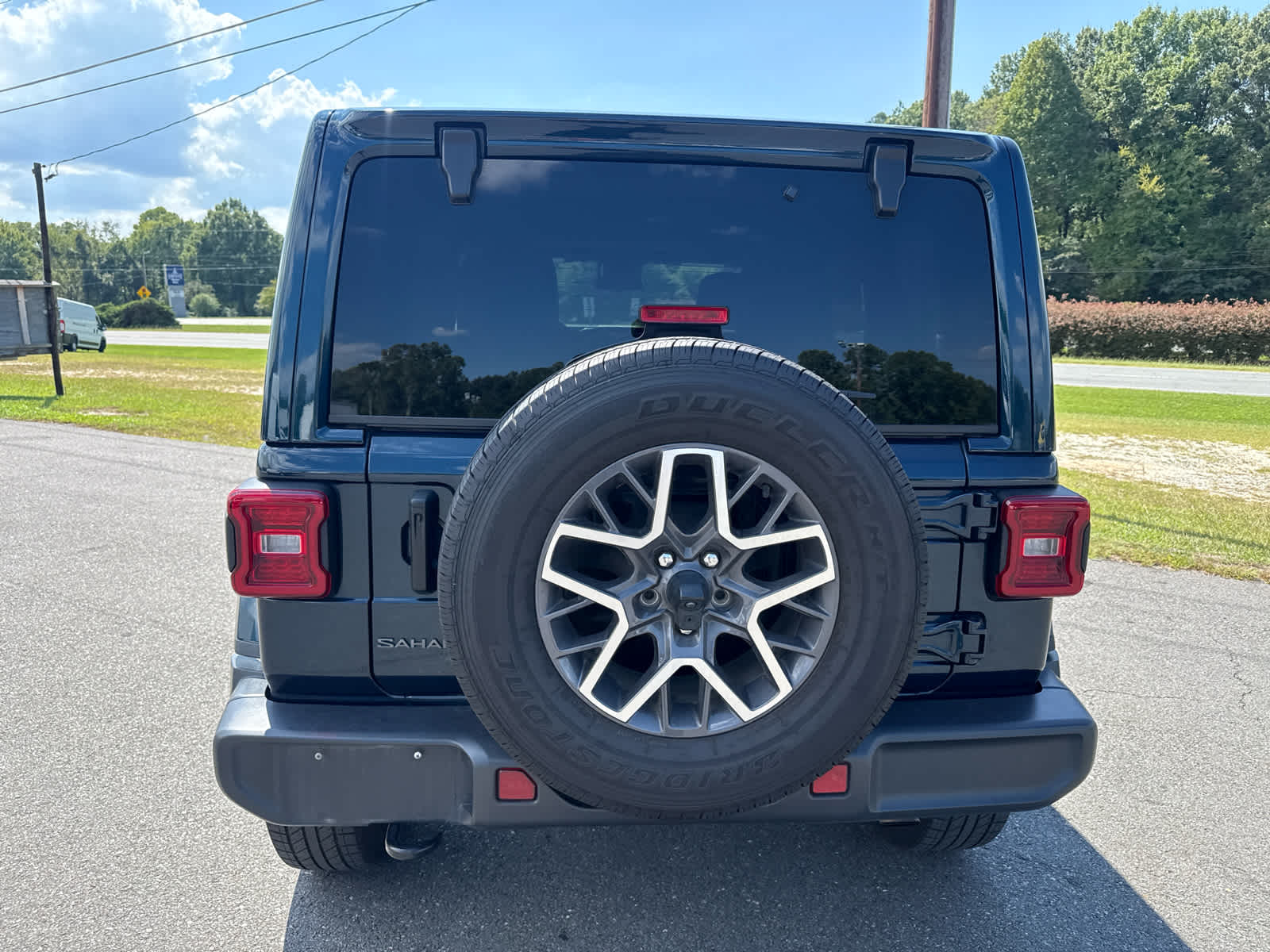 2025 Jeep Wrangler 4-Door Sahara 4x4