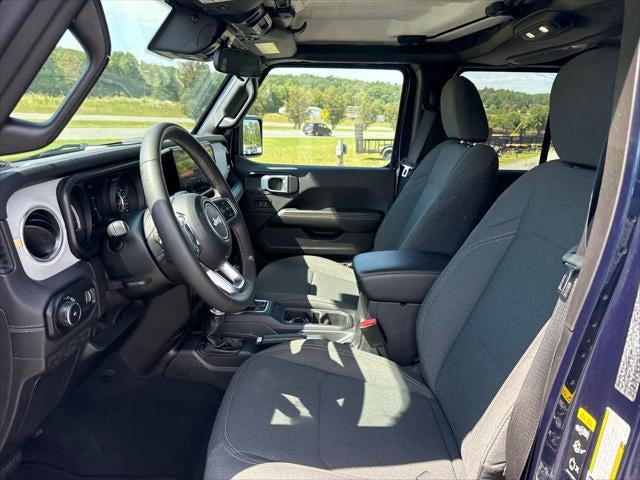 2025 Jeep Wrangler 4-Door Sahara 4x4