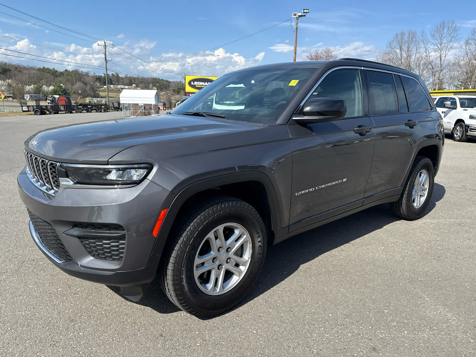 2025 Jeep Grand Cherokee Laredo 4x4