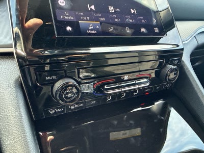 2025 Jeep Grand Cherokee Laredo 4x4