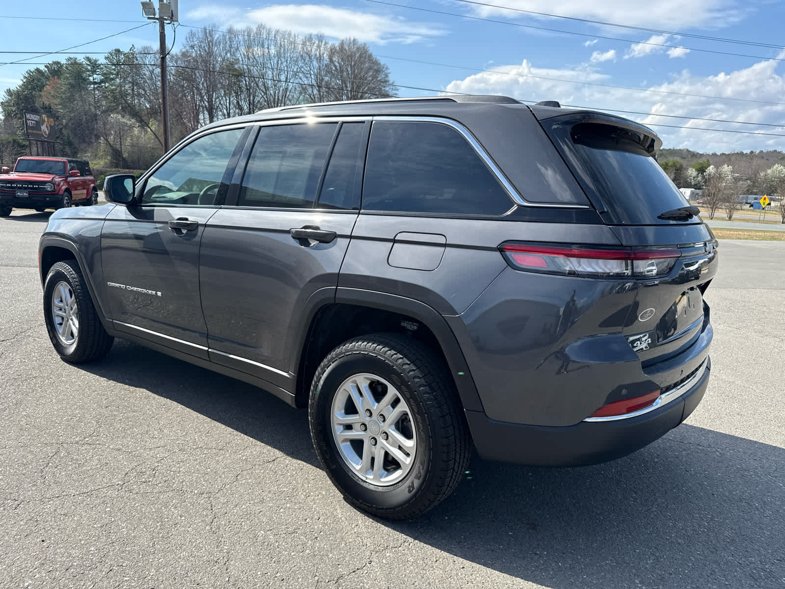 2025 Jeep Grand Cherokee Laredo 4x4