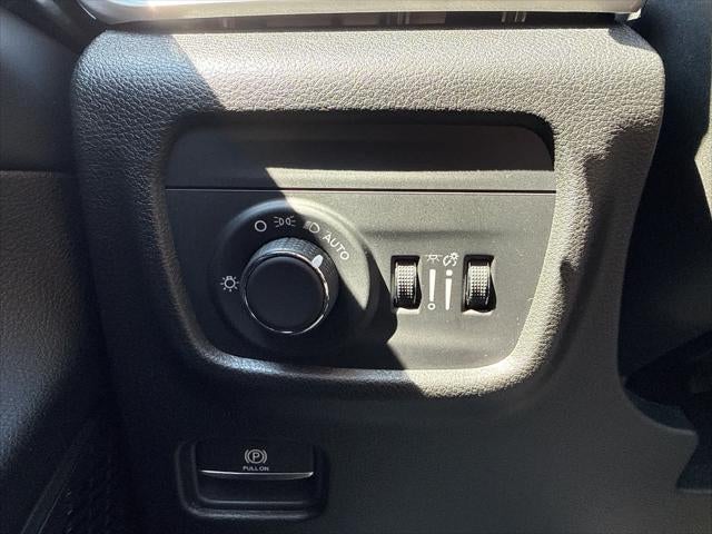 2025 Jeep Grand Cherokee Laredo 4x4