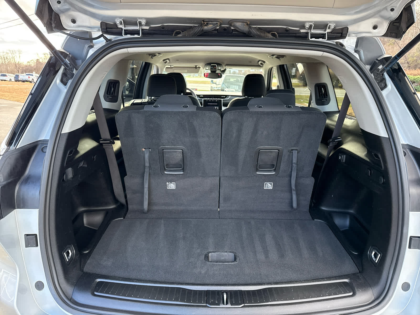 2023 Jeep Grand Cherokee L Laredo 4x4