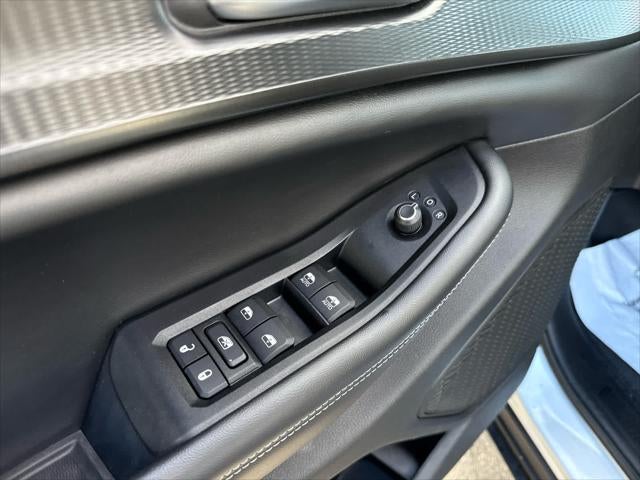 2023 Jeep Grand Cherokee L Laredo 4x4