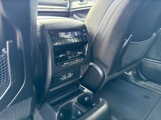 2023 Jeep Grand Cherokee L Laredo 4x4