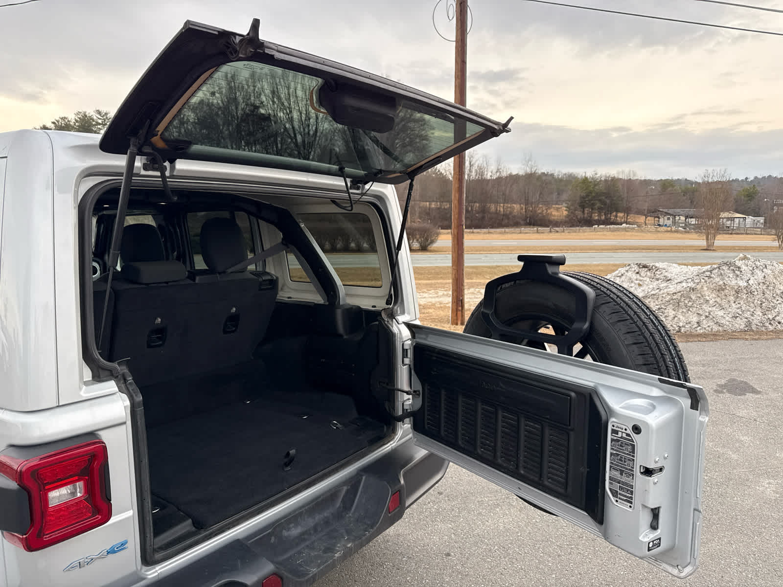 2024 Jeep Wrangler 4xe Sahara 4xe