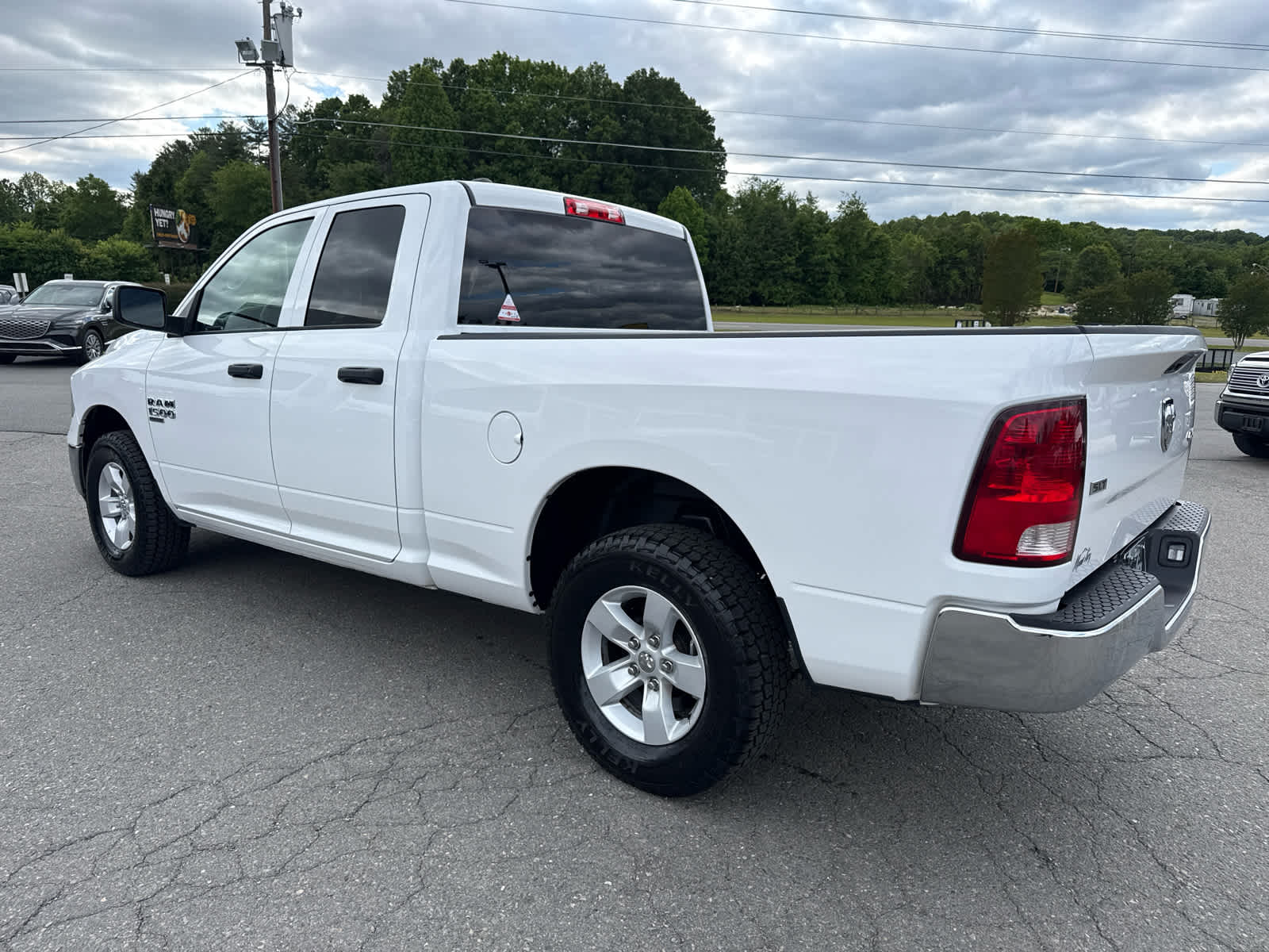 2024 RAM 1500 Classic SLT Quad Cab 4x4 6'4' Box