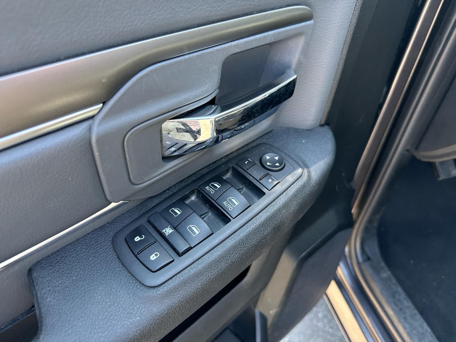 2024 RAM 1500 Classic SLT Quad Cab 4x4 6'4' Box