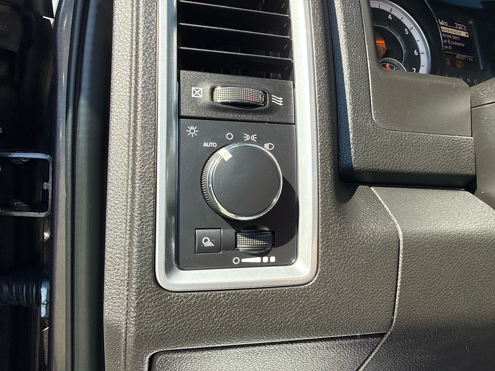 2024 RAM 1500 Classic SLT Quad Cab 4x4 6'4' Box