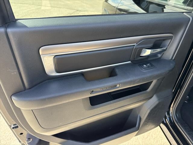 2024 RAM 1500 Classic Warlock Crew Cab 4x4 5'7' Box