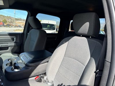 2024 RAM 1500 Classic Warlock Crew Cab 4x4 5'7' Box