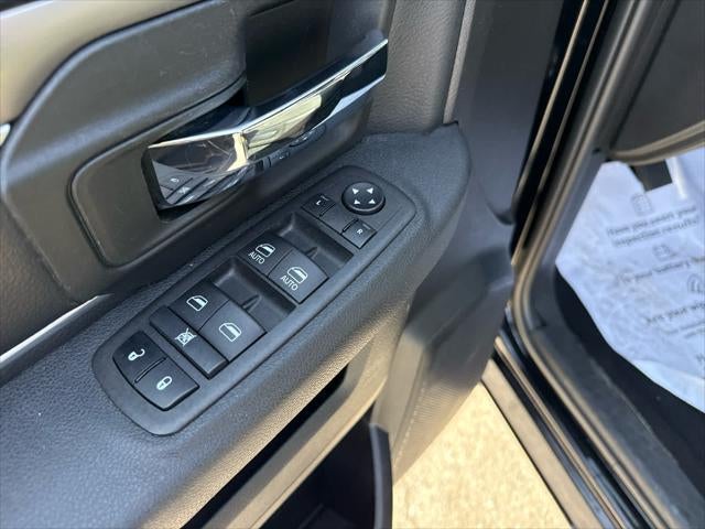 2024 RAM 1500 Classic Warlock Crew Cab 4x4 5'7' Box