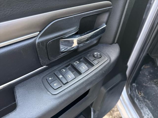 2024 RAM 1500 Classic Warlock Crew Cab 4x4 5'7' Box