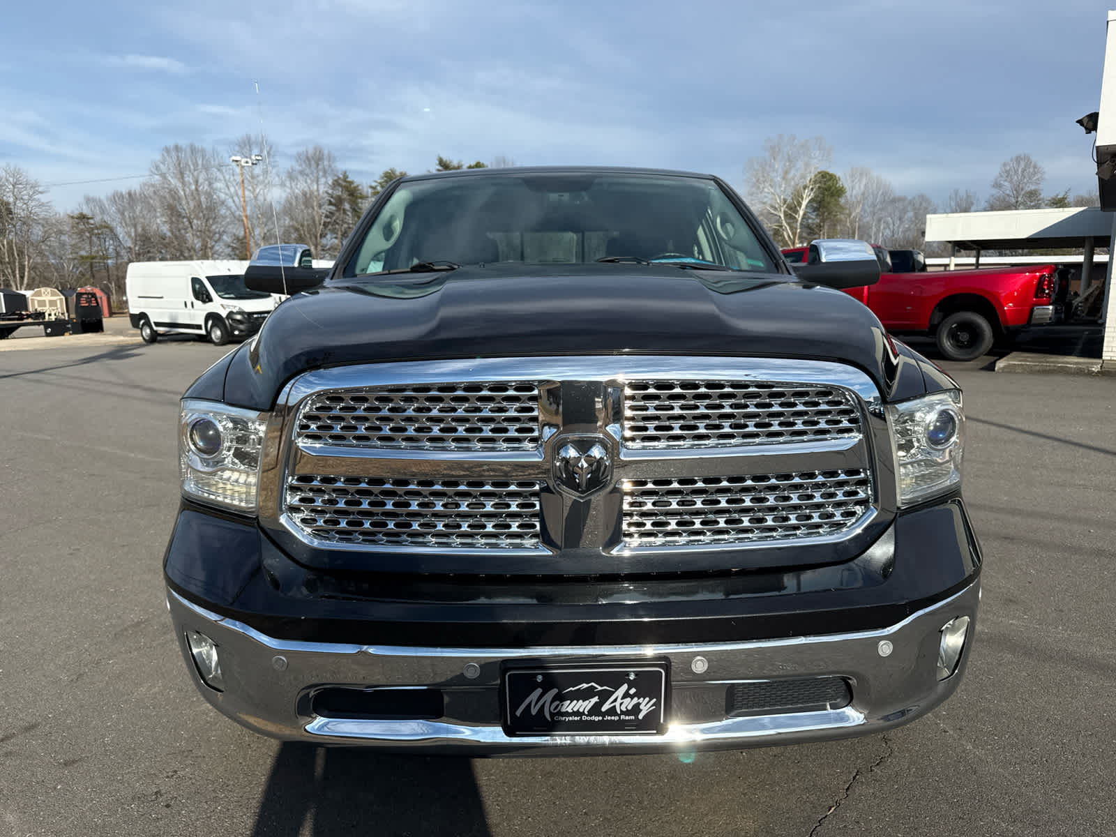 2018 RAM 1500 Laramie Crew Cab 4x4 6'4' Box