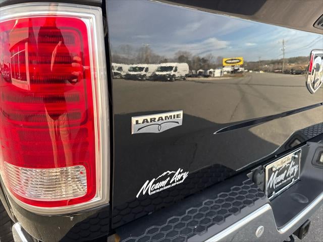 2018 RAM 1500 Laramie Crew Cab 4x4 6'4' Box