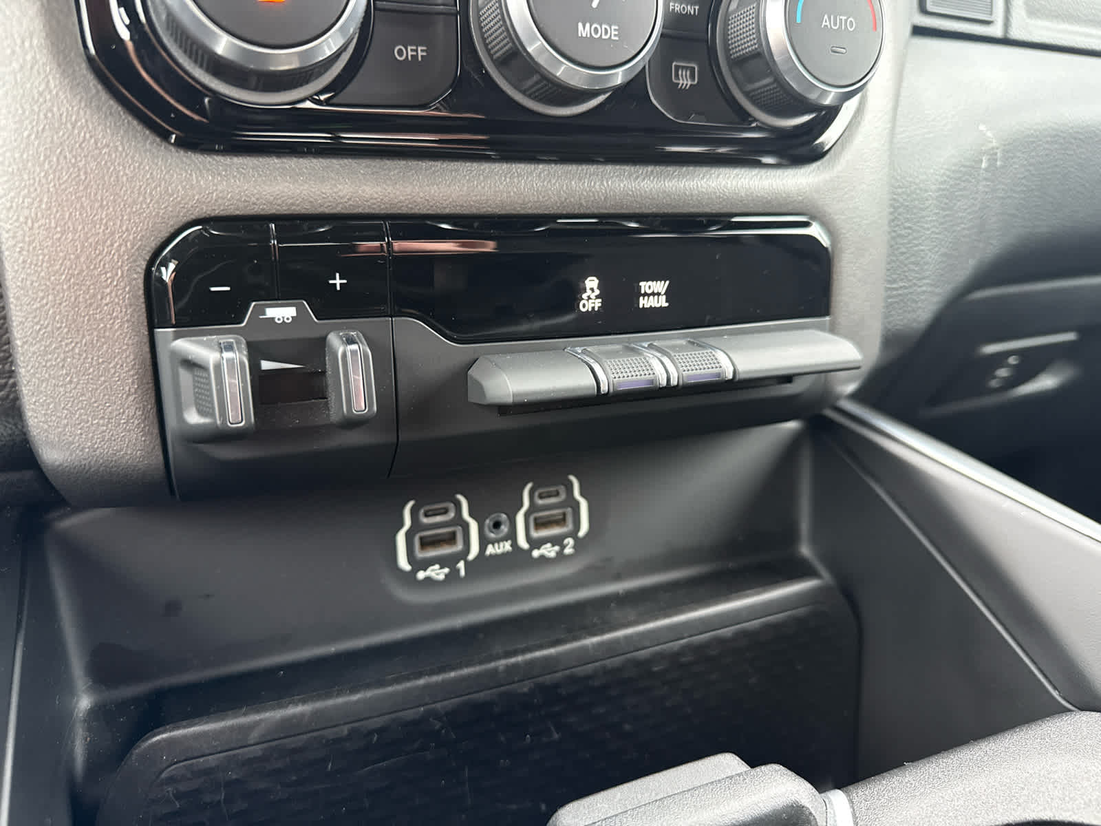 2020 RAM 1500 Big Horn Crew Cab 4x2 5'7' Box