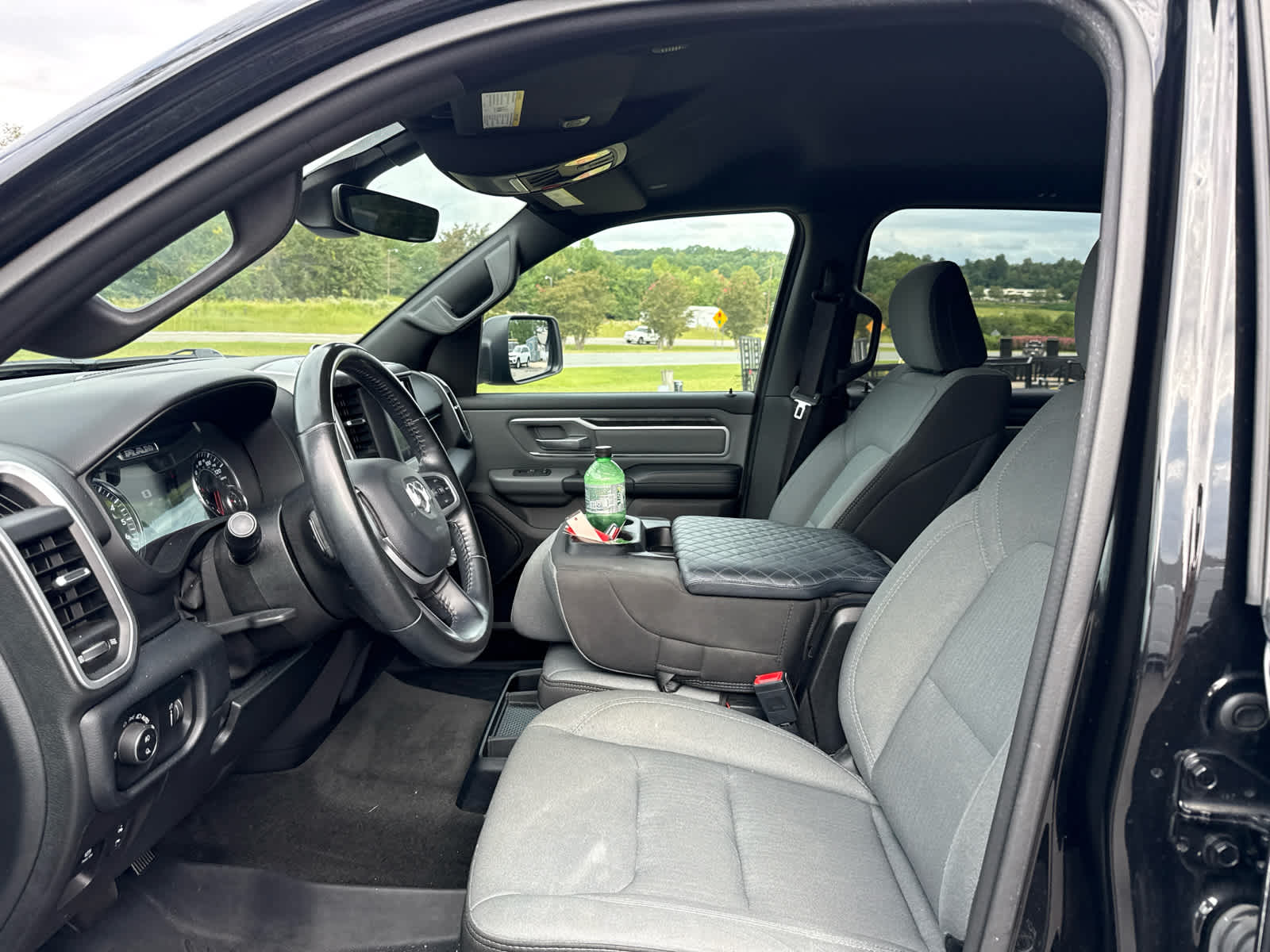 2022 RAM 1500 Big Horn Crew Cab 4x4 5'7' Box