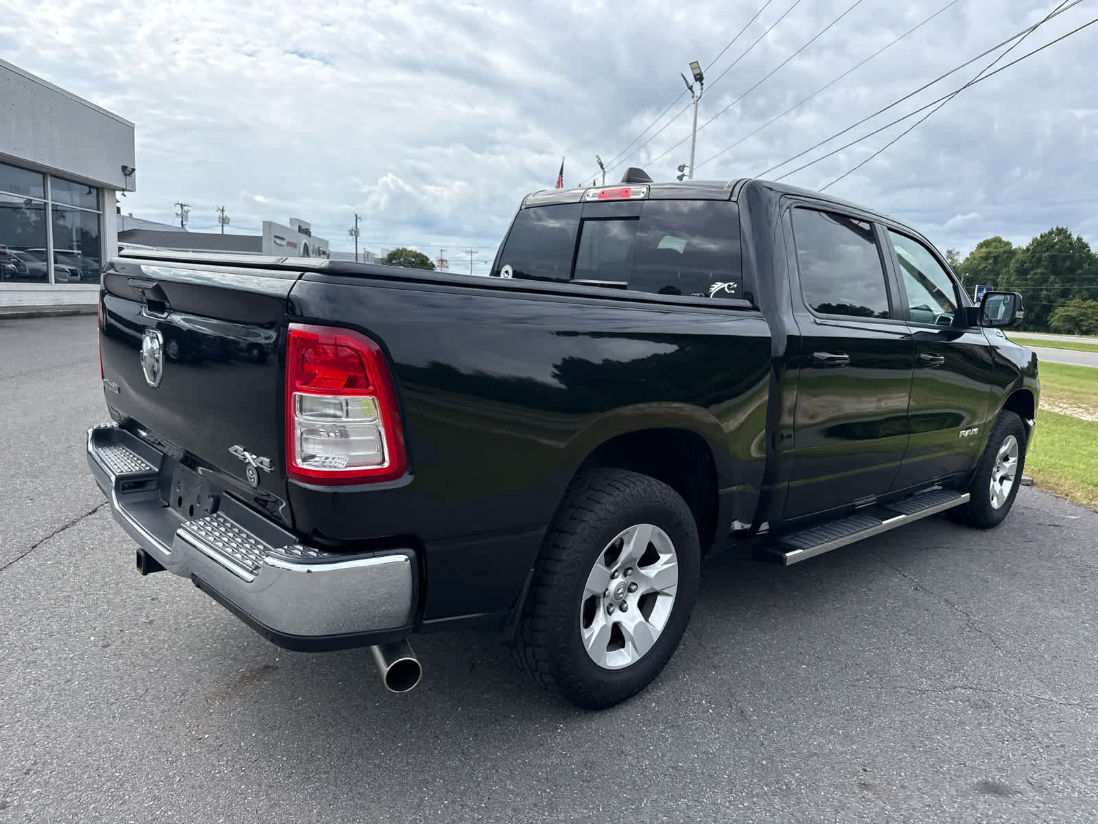 2022 RAM 1500 Big Horn Crew Cab 4x4 5'7' Box