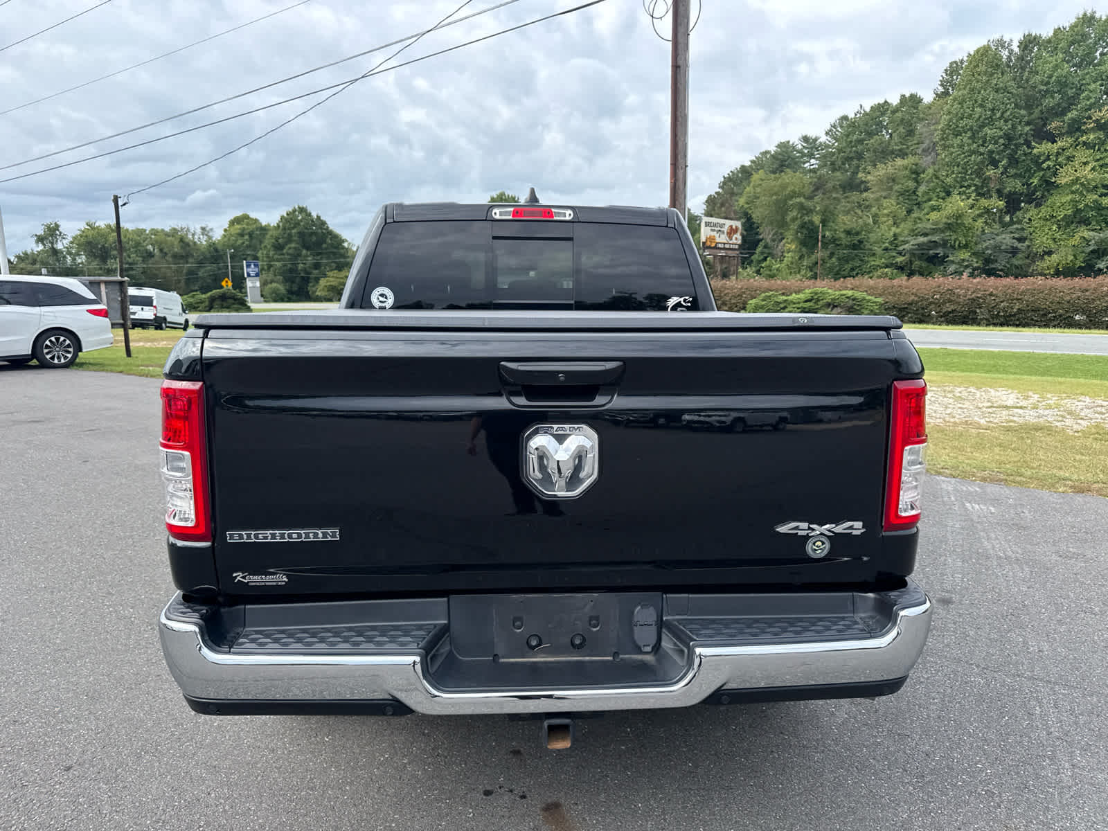 2022 RAM 1500 Big Horn Crew Cab 4x4 5'7' Box