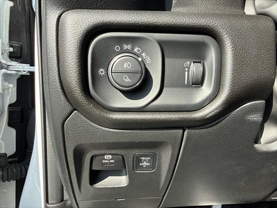 2025 RAM 1500 Tradesman Crew Cab 4x4 5'7' Box