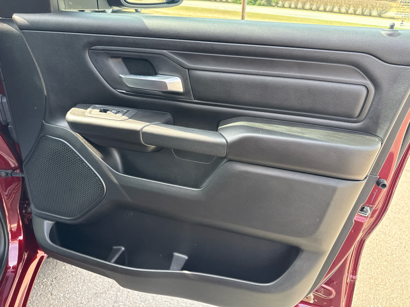 2025 RAM 1500 Tradesman Crew Cab 4x4 5'7' Box