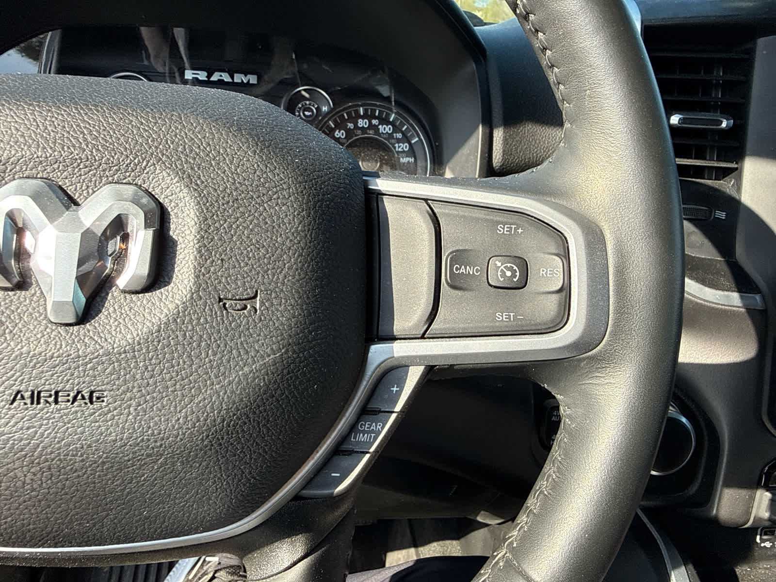 2023 RAM 1500 Big Horn Crew Cab 4x4 5'7' Box