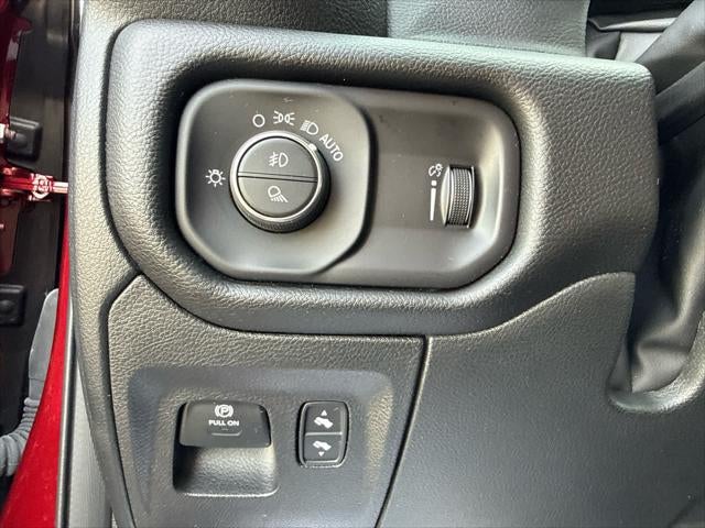 2025 RAM 1500 Big Horn Crew Cab 4x4 5'7' Box