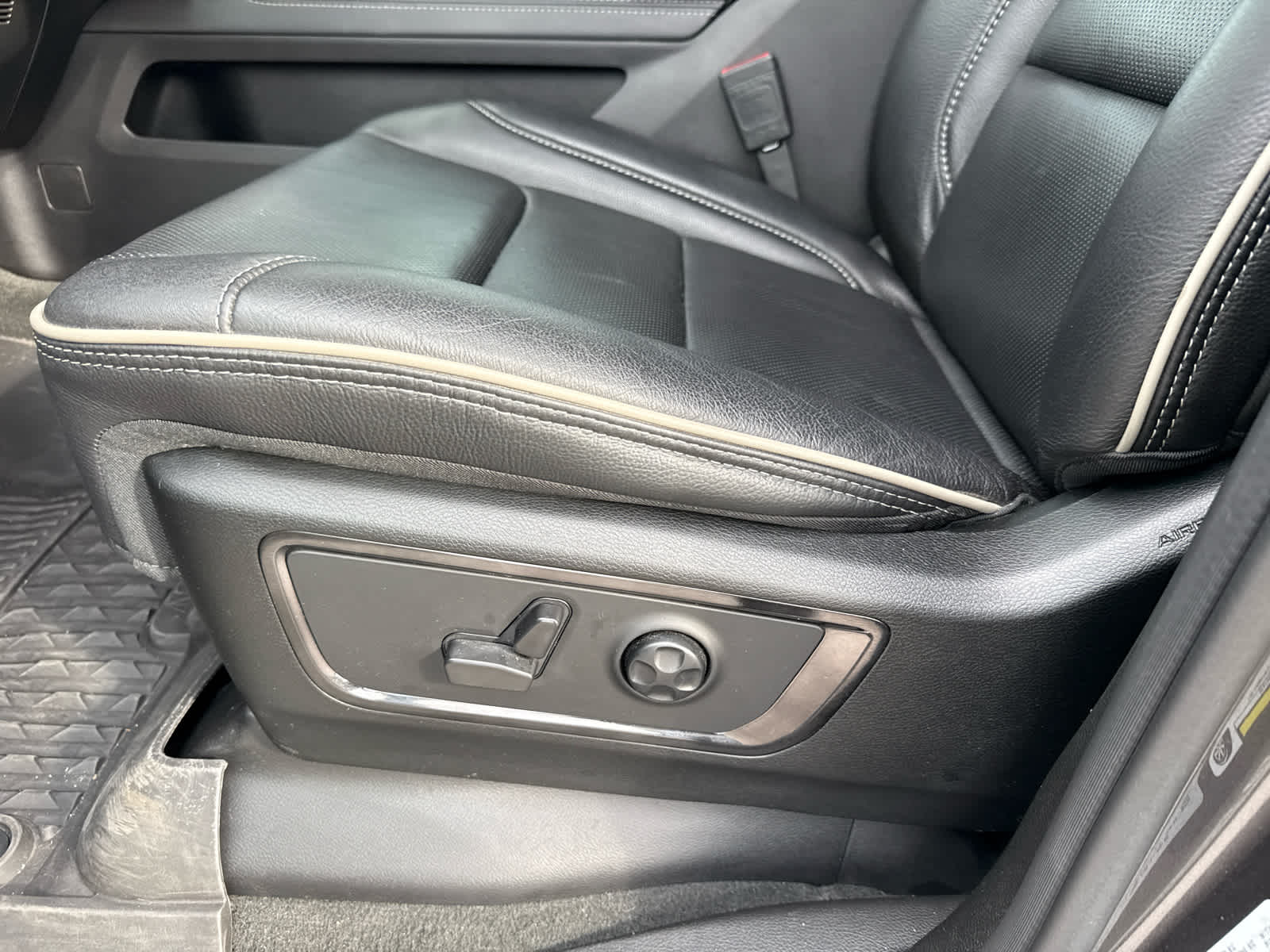 2024 RAM 1500 Limited Crew Cab 4x4 5'7' Box