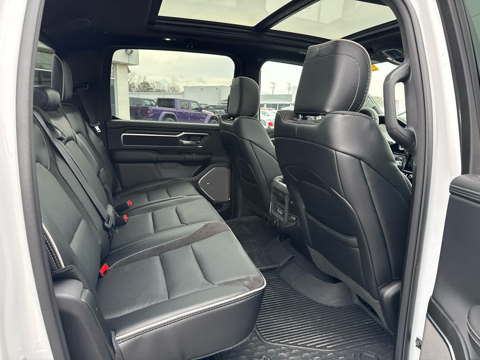 2026 RAM 1500 Laramie Crew Cab 4x4 5'7' Box