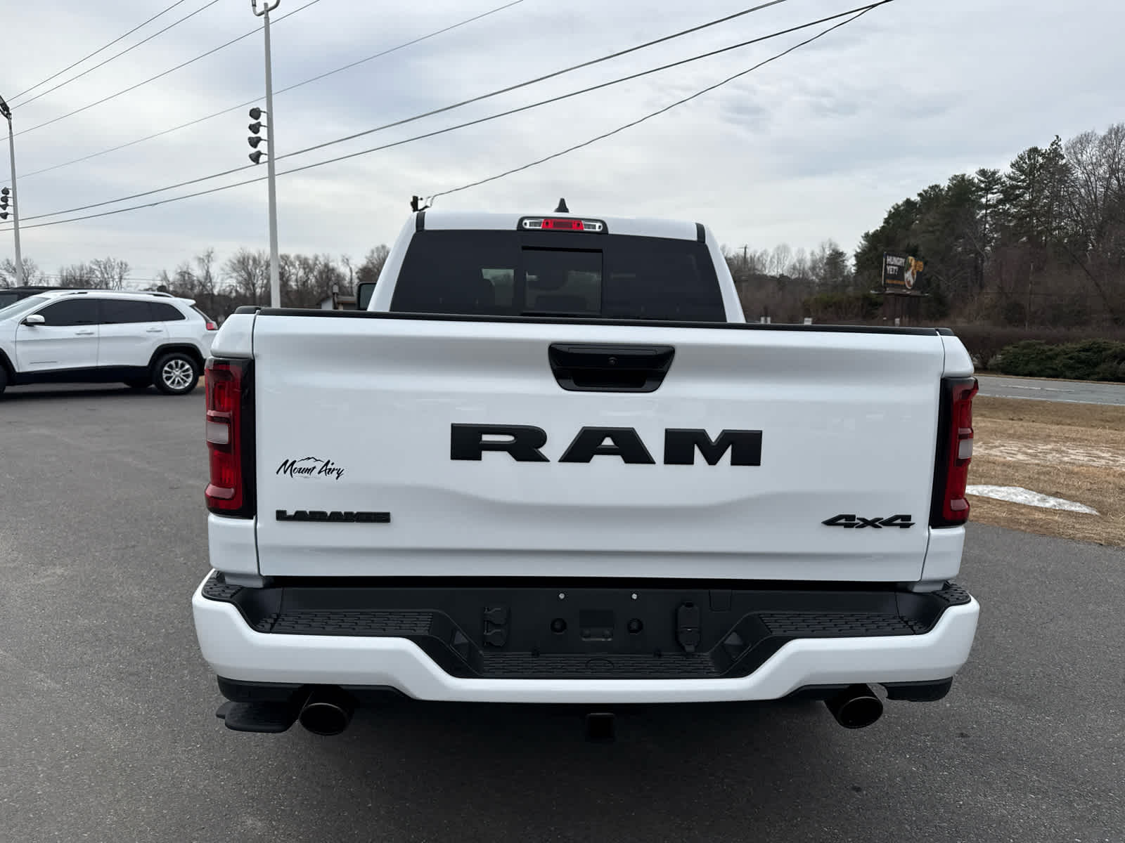 2026 RAM 1500 Laramie Crew Cab 4x4 5'7' Box