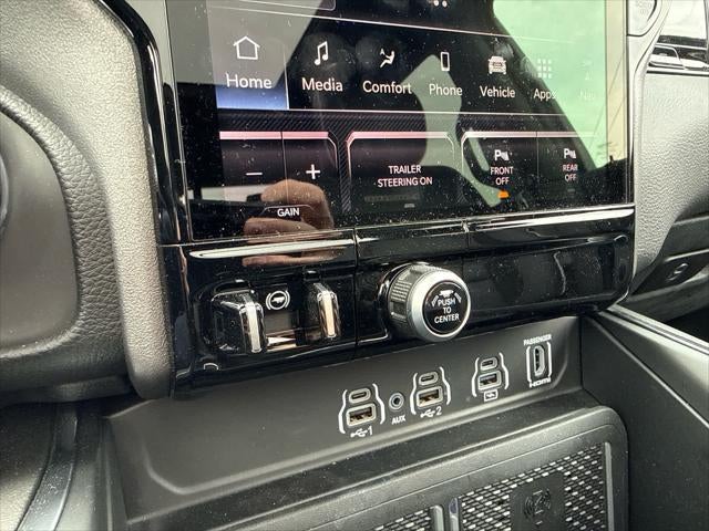 2026 RAM 1500 Laramie Crew Cab 4x4 5'7' Box