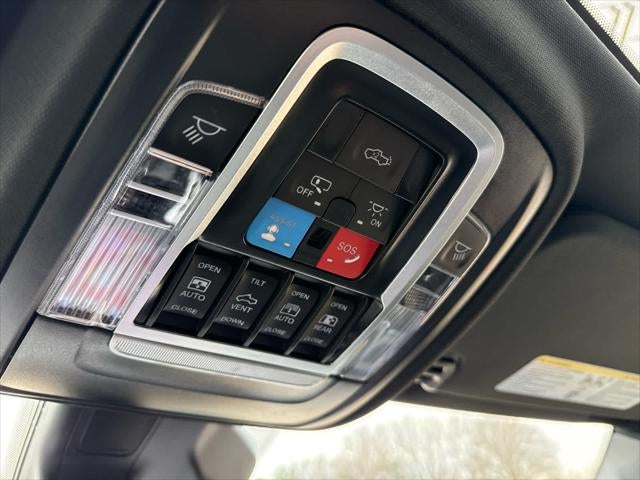 2026 RAM 1500 Laramie Crew Cab 4x4 5'7' Box