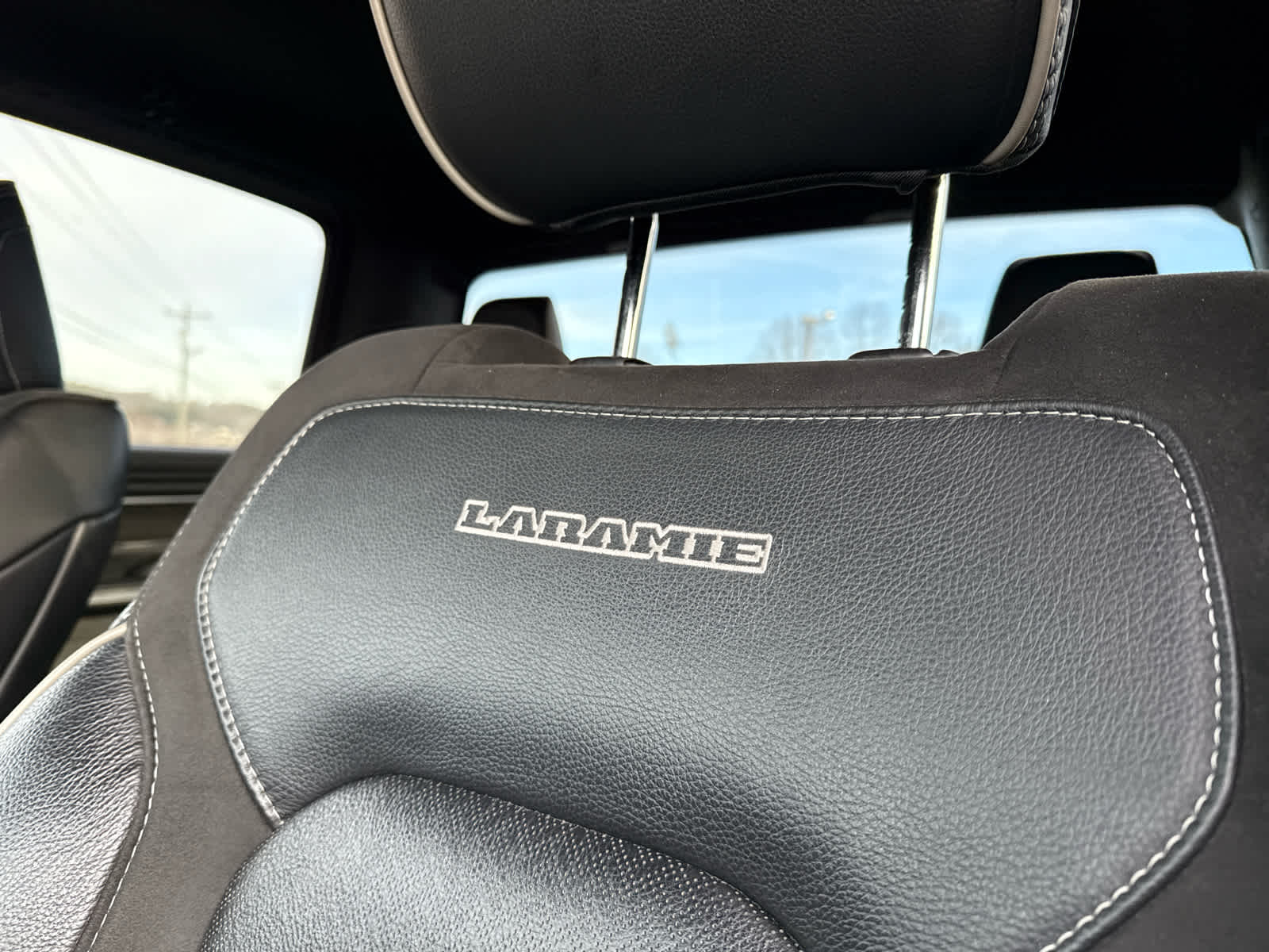 2024 RAM 1500 Laramie Crew Cab 4x4 5'7' Box