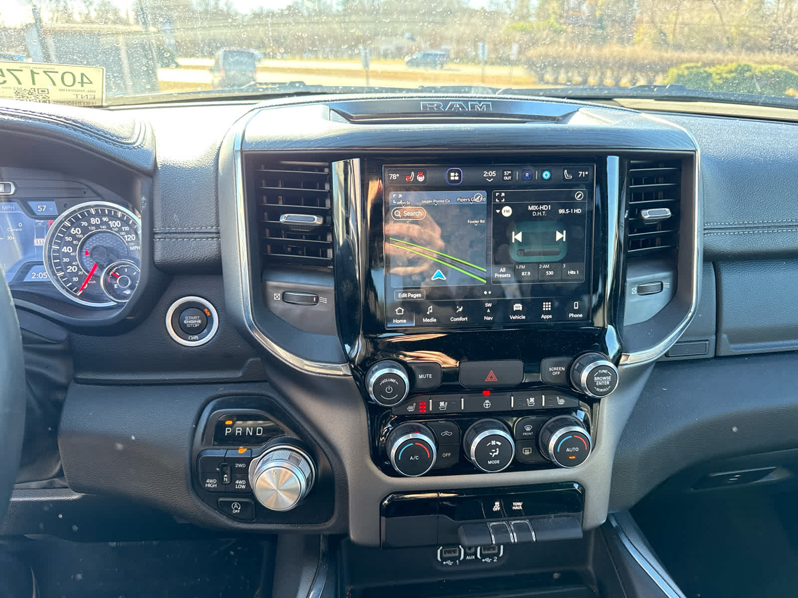 2024 RAM 1500 Laramie Crew Cab 4x4 5'7' Box