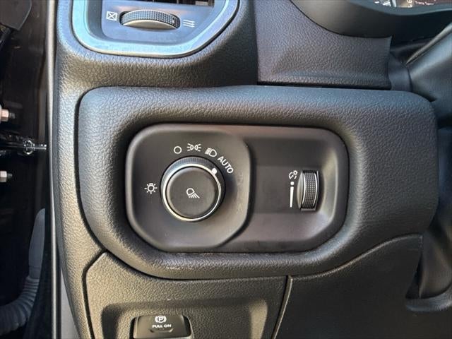 2024 RAM 1500 Laramie Crew Cab 4x4 5'7' Box