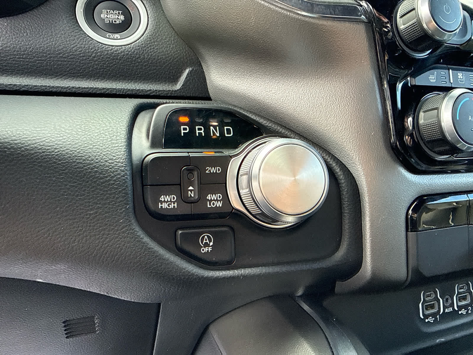 2024 RAM 1500 Laramie Crew Cab 4x4 5'7' Box