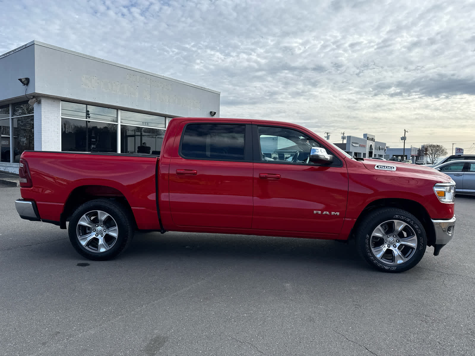 2024 RAM 1500 Laramie Crew Cab 4x4 5'7' Box