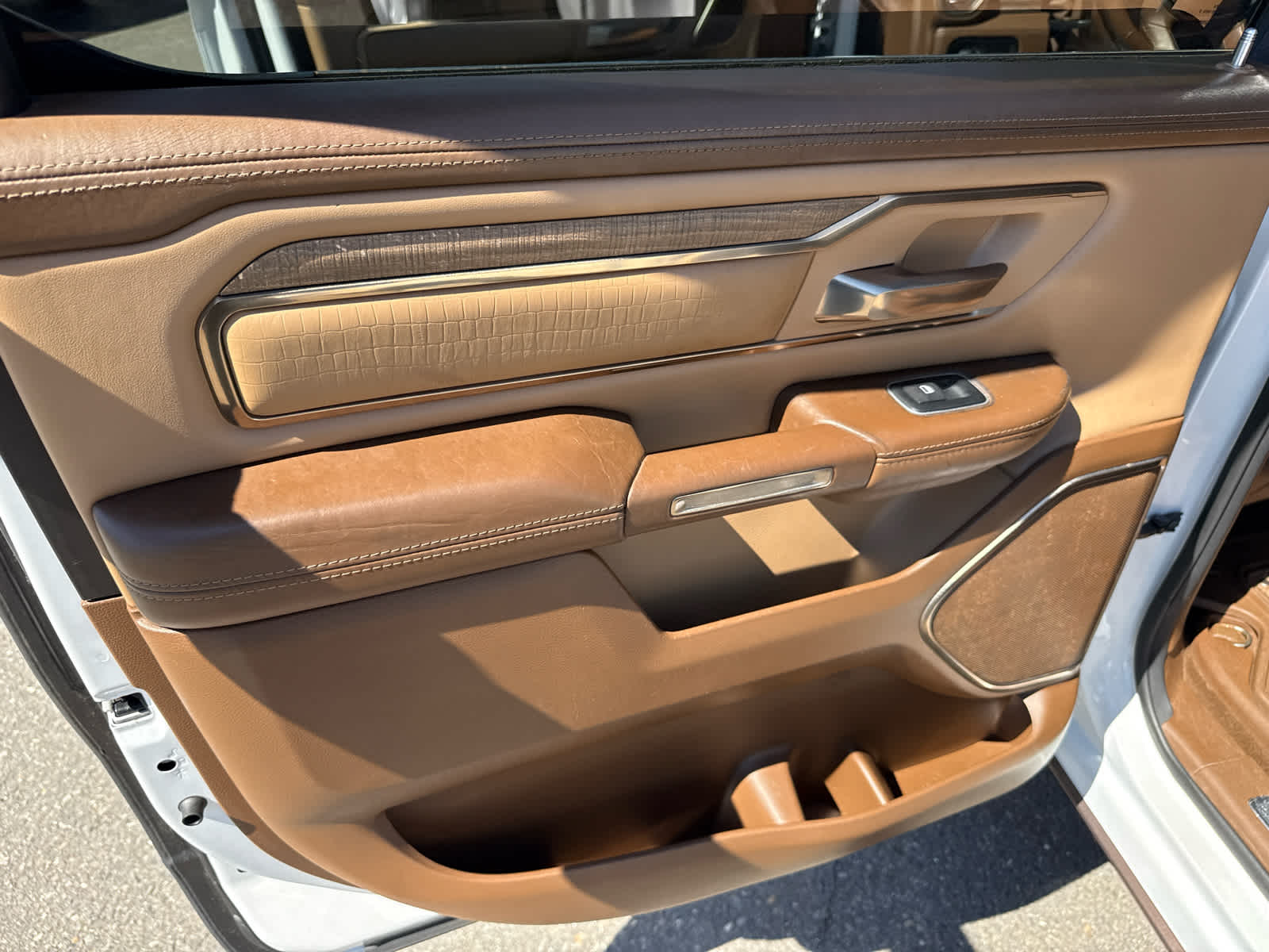 2020 RAM 1500 Laramie Longhorn Crew Cab 4x4 5'7' Box