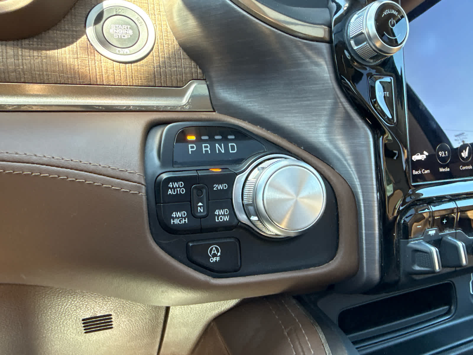 2020 RAM 1500 Laramie Longhorn Crew Cab 4x4 5'7' Box