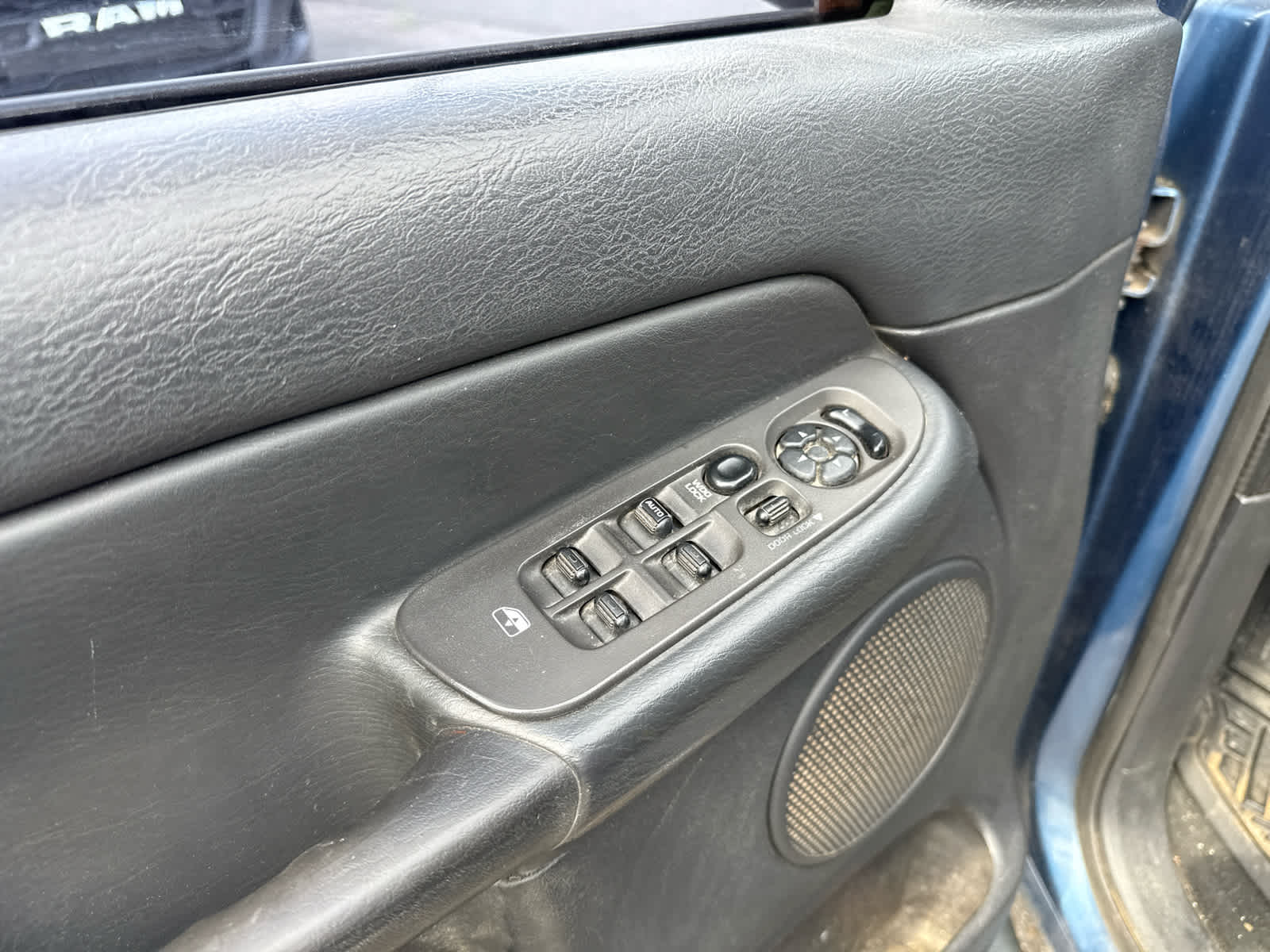 2005 Dodge Ram 1500 SLT/Laramie