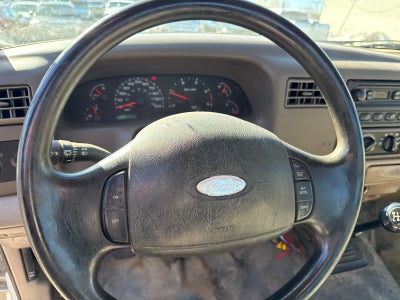 2004 Ford F-550 Chassis XL