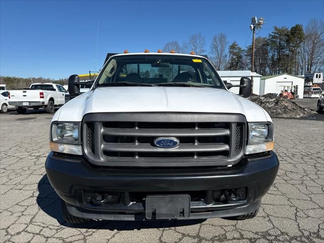 2004 Ford F-550 Chassis XL