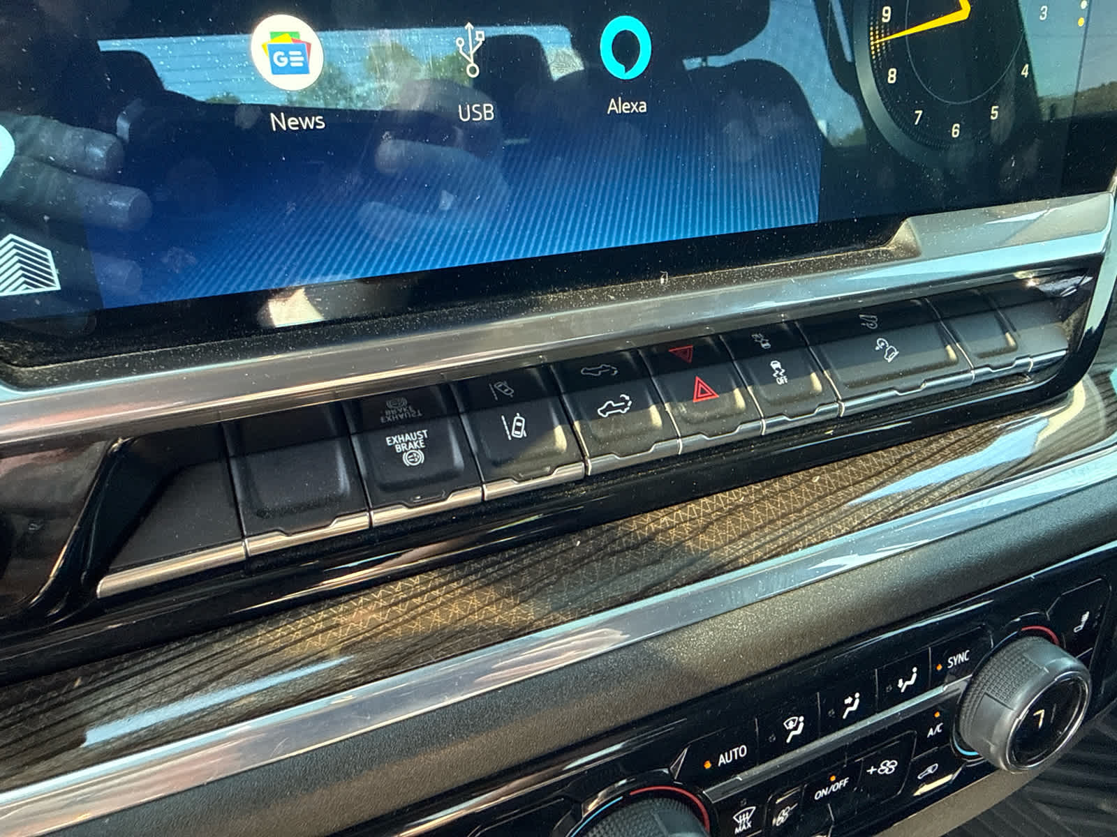 2024 Chevrolet Silverado 2500HD 4WD Crew Cab Standard Bed LT