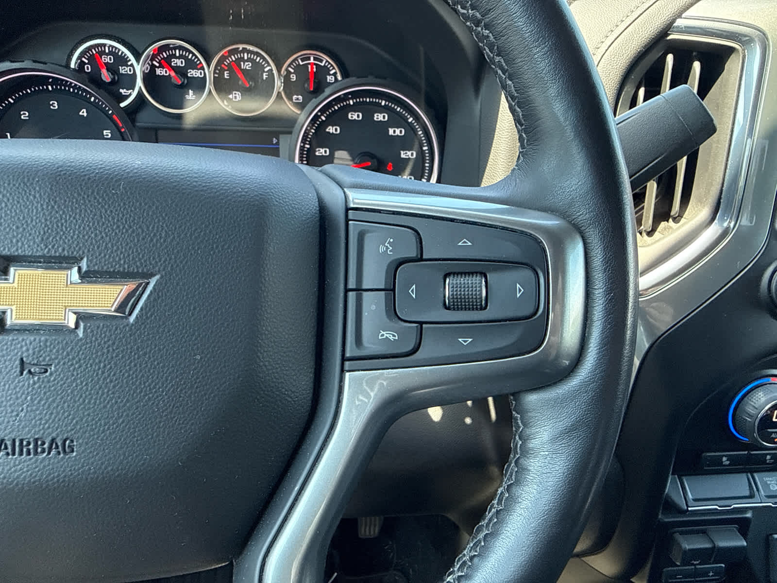 2023 Chevrolet Silverado 2500HD 4WD Crew Cab Standard Bed LT
